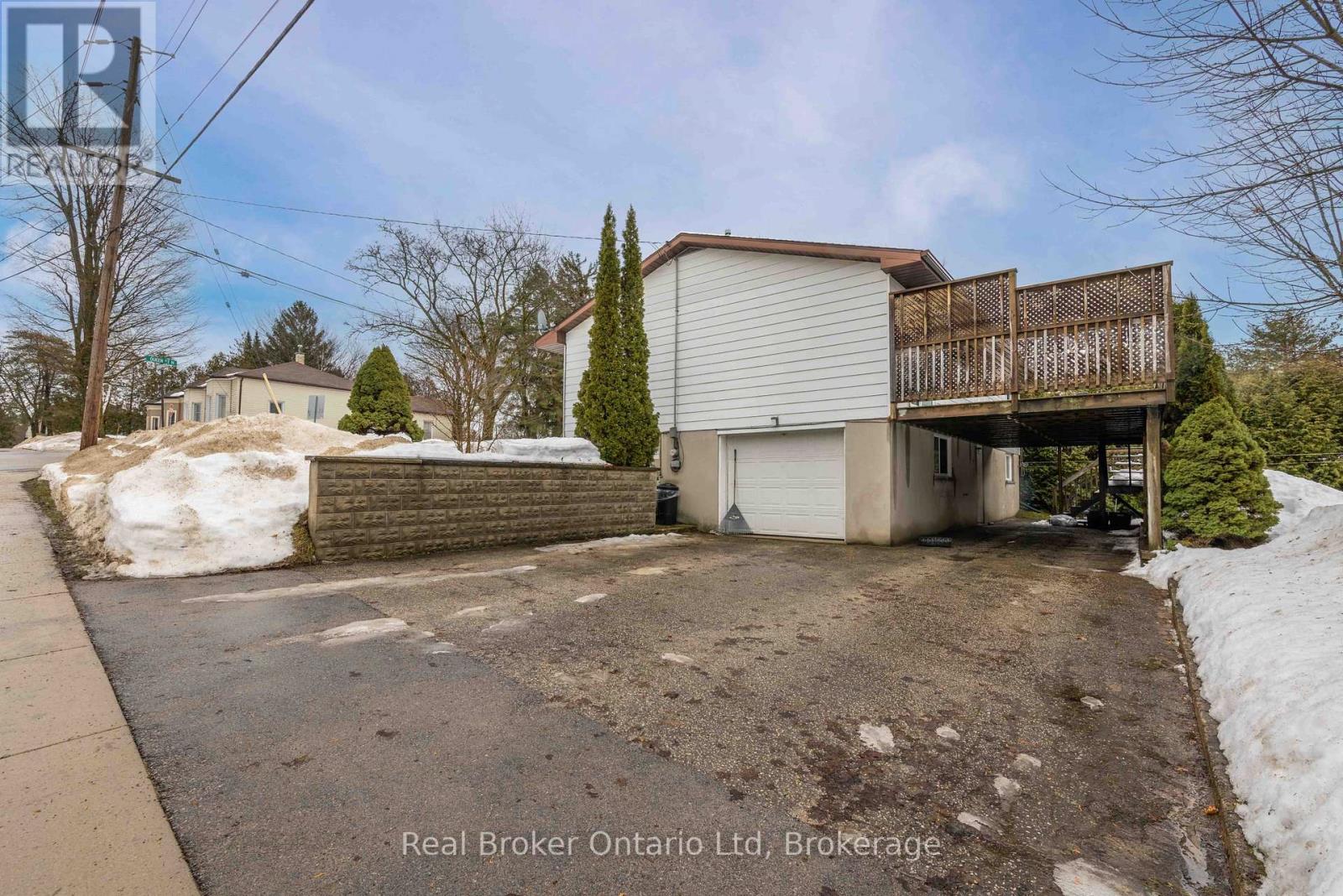 394 Queen Street N, West Grey, Ontario  N0G 1R0 - Photo 3 - X12853650