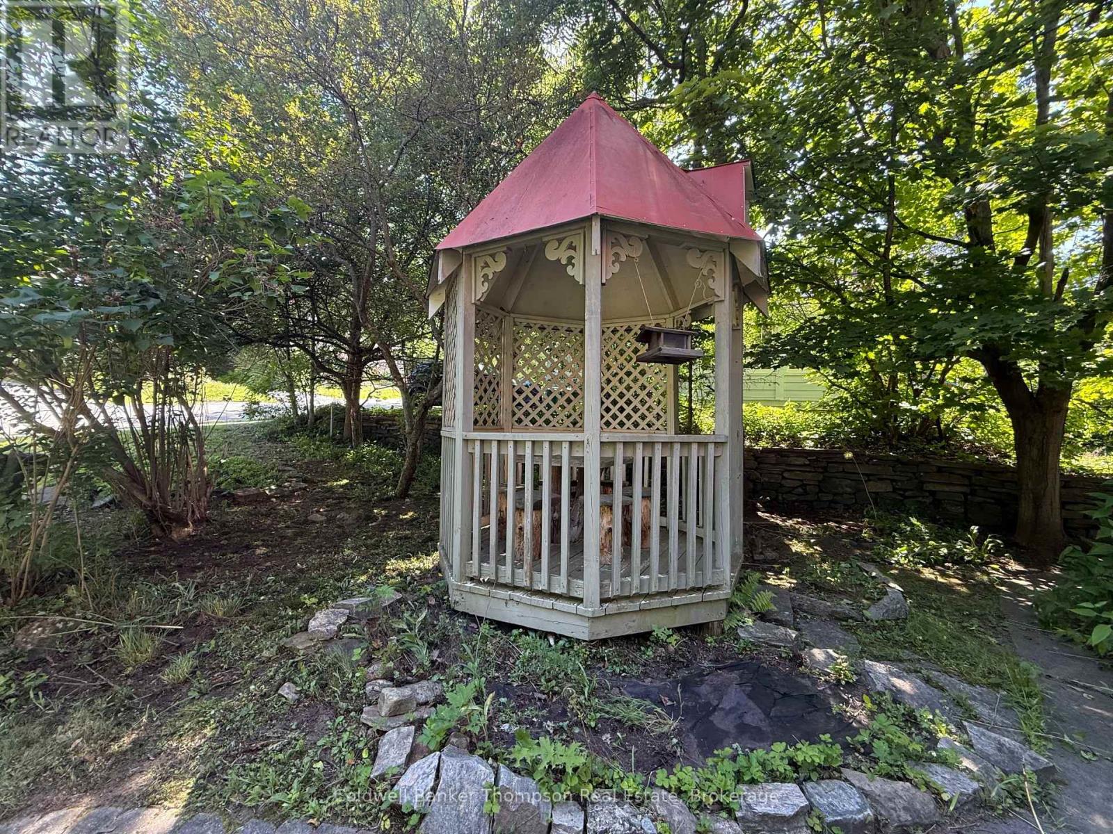 12 Lansdowne Street W, Huntsville, Ontario  P1H 1W1 - Photo 4 - X12855496