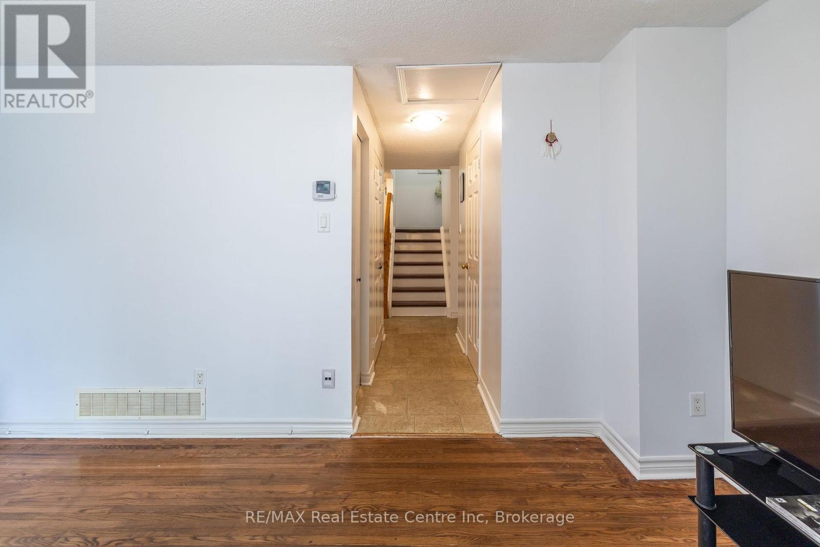 74 - 129 Victoria Road N, Guelph (Grange Road), Ontario  N1E 6V4 - Photo 19 - X12855540