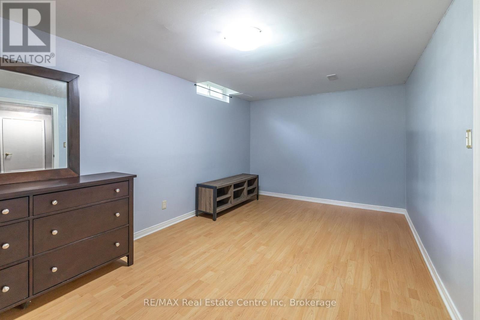 74 - 129 Victoria Road N, Guelph (Grange Road), Ontario  N1E 6V4 - Photo 36 - X12855540