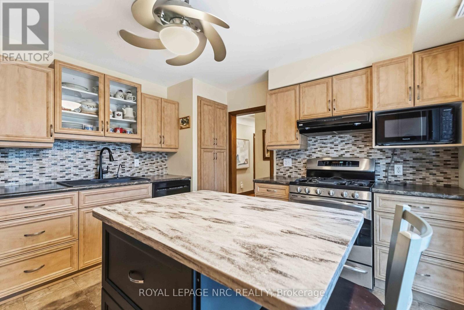 133 Lakeshore Road, St. Catharines (Lakeshore), Ontario  L2N 2T8 - Photo 11 - X12855522