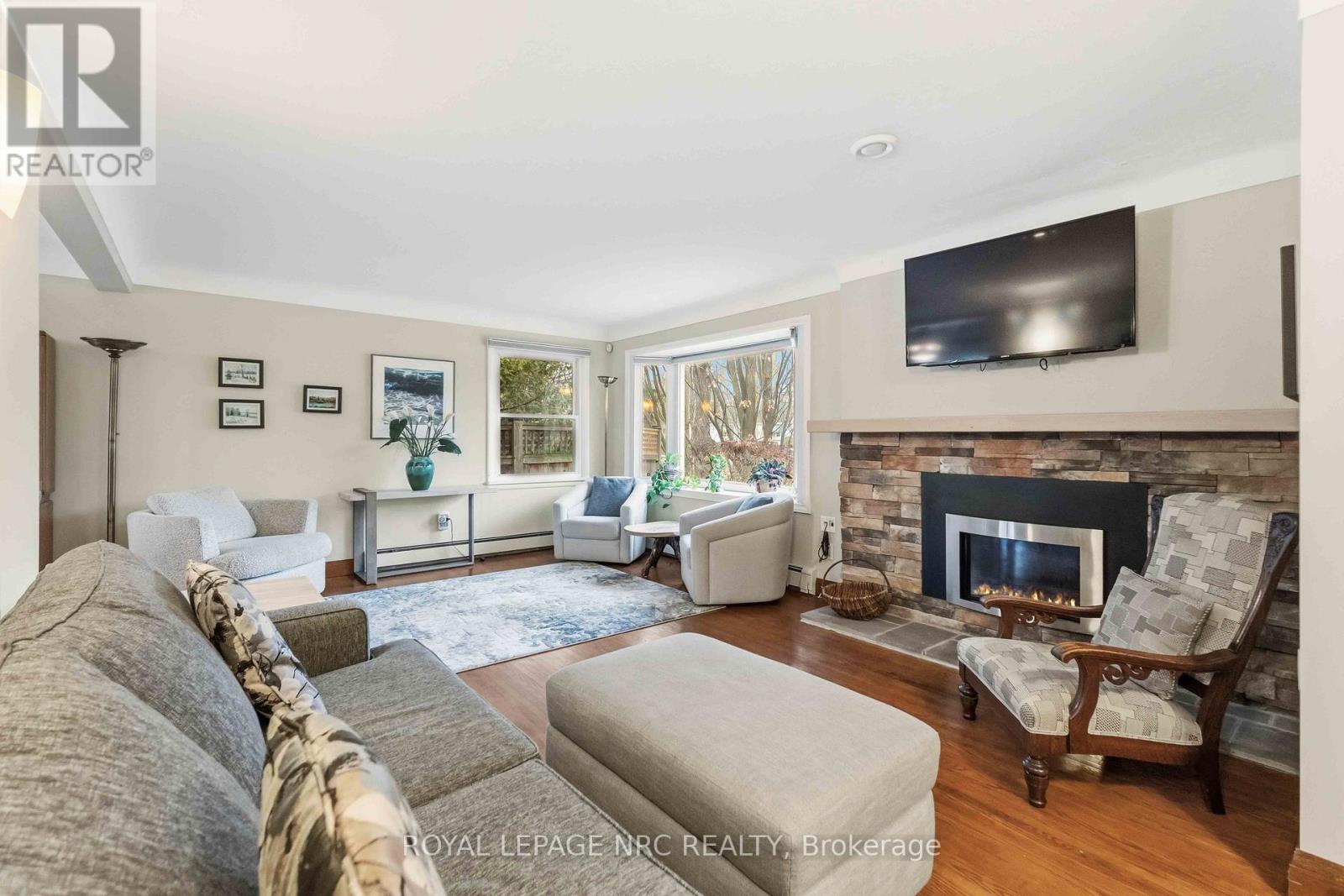 133 Lakeshore Road, St. Catharines (Lakeshore), Ontario  L2N 2T8 - Photo 5 - X12855522