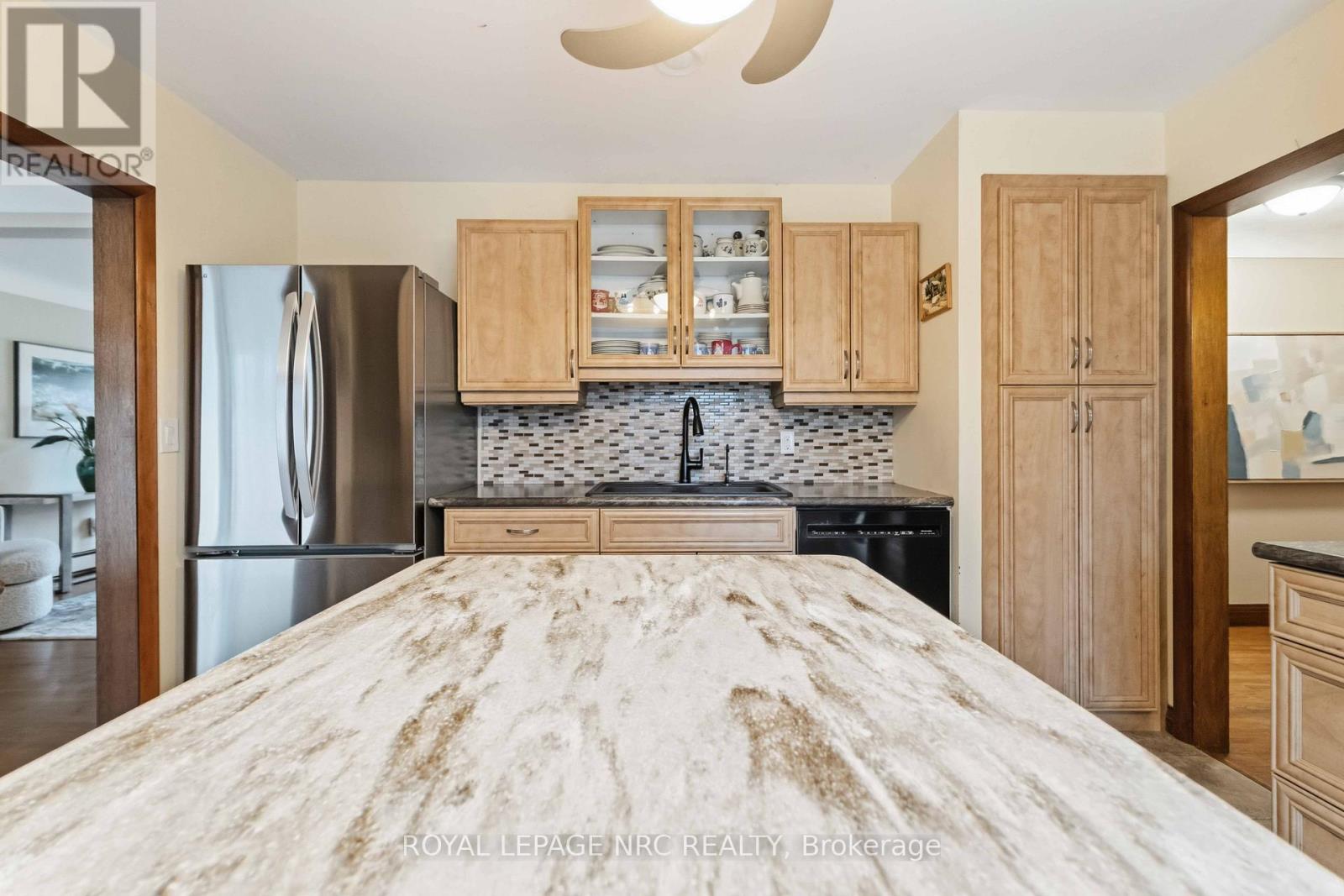 133 Lakeshore Road, St. Catharines (Lakeshore), Ontario  L2N 2T8 - Photo 9 - X12855522