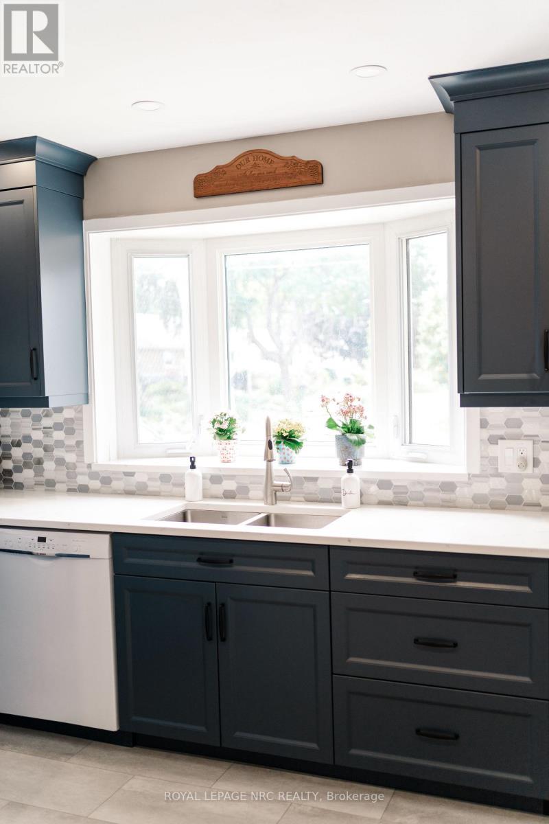 12 Mackie Street, St. Catharines (Port Dalhousie), Ontario  L2N 5N5 - Photo 10 - X12855536