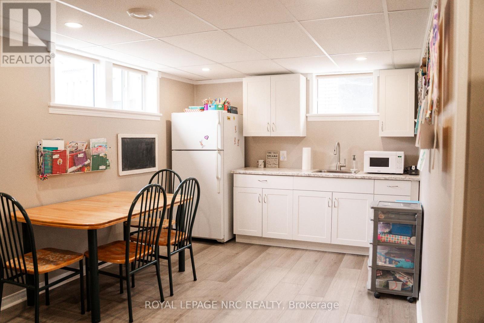 12 Mackie Street, St. Catharines (Port Dalhousie), Ontario  L2N 5N5 - Photo 23 - X12855536