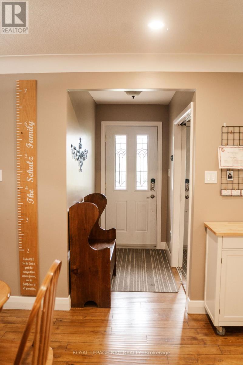 12 Mackie Street, St. Catharines (Port Dalhousie), Ontario  L2N 5N5 - Photo 3 - X12855536