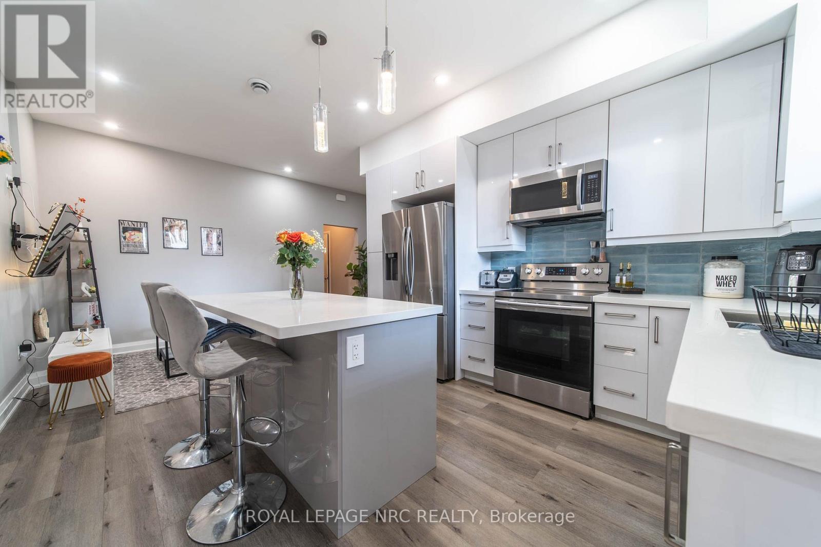 37a Ormonde Avenue, St. Catharines, Ontario  L2M 5P1 - Photo 3 - X12855558