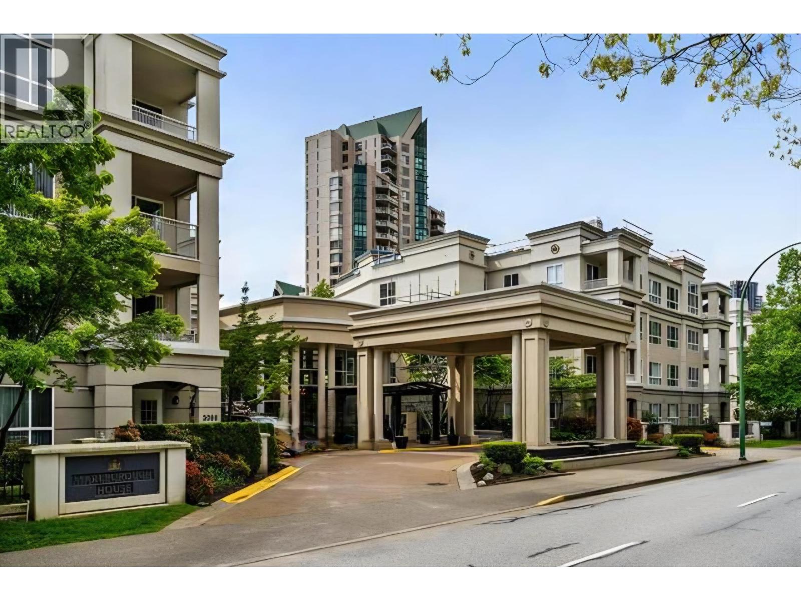 130 3098 Guildford Way, Coquitlam, British Columbia  V3B 7W8 - Photo 1 - R3077477