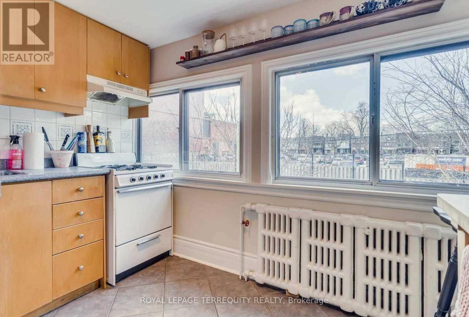 Unit 2 - 61 Rusholme Park Crescent, Toronto, Ontario  M6J 2E1 - Photo 13 - C12855400