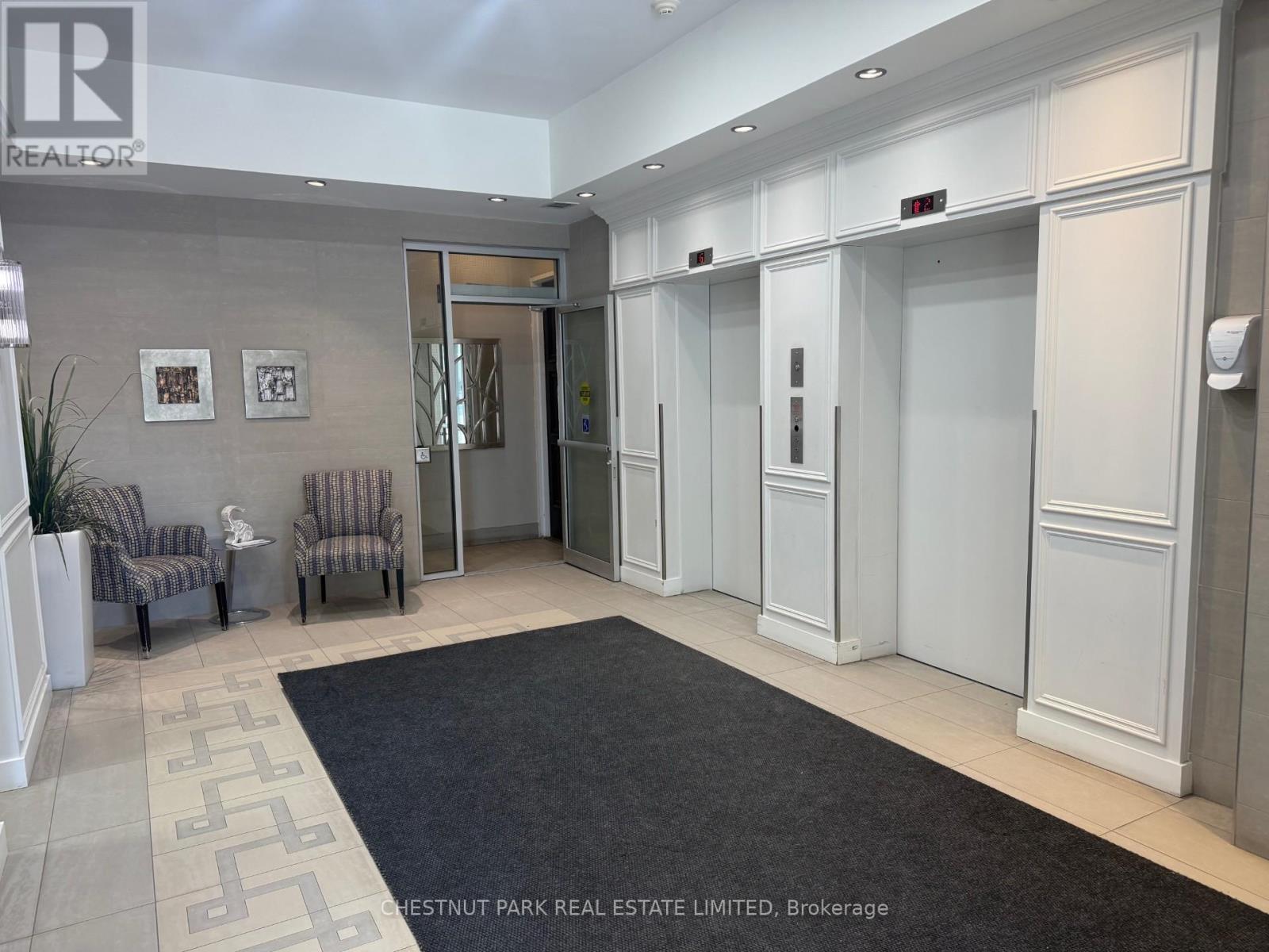 201 - 3443 Bathurst Street, Toronto (Bedford Park-Nortown), Ontario  M6A 2C3 - Photo 4 - C12855564