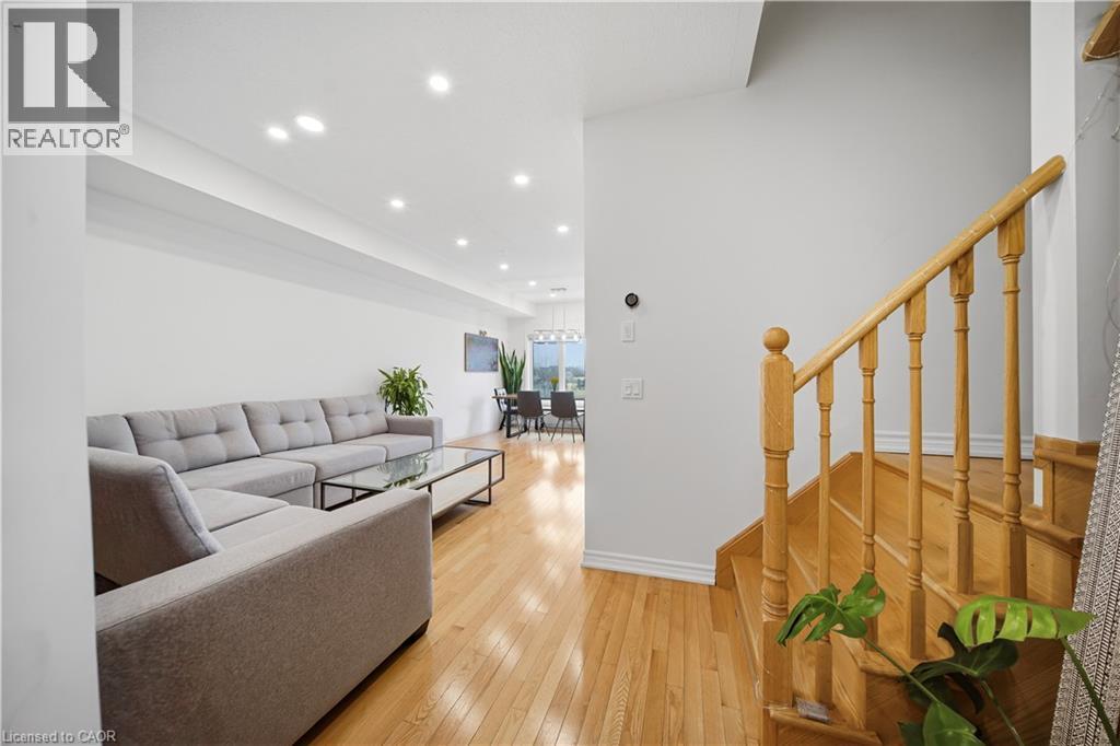 3066 Cascade Common, Oakville, Ontario  L6H 0R8 - Photo 7 - 40810214