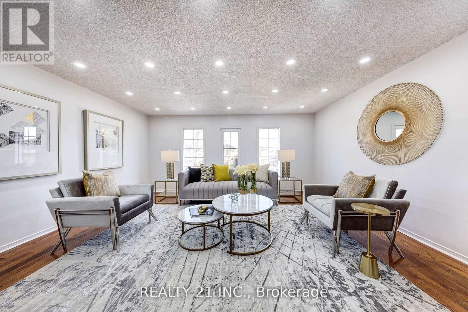 130 Morningview Trail, Toronto, Ontario  M1B 5L2 - Photo 4 - E12855384