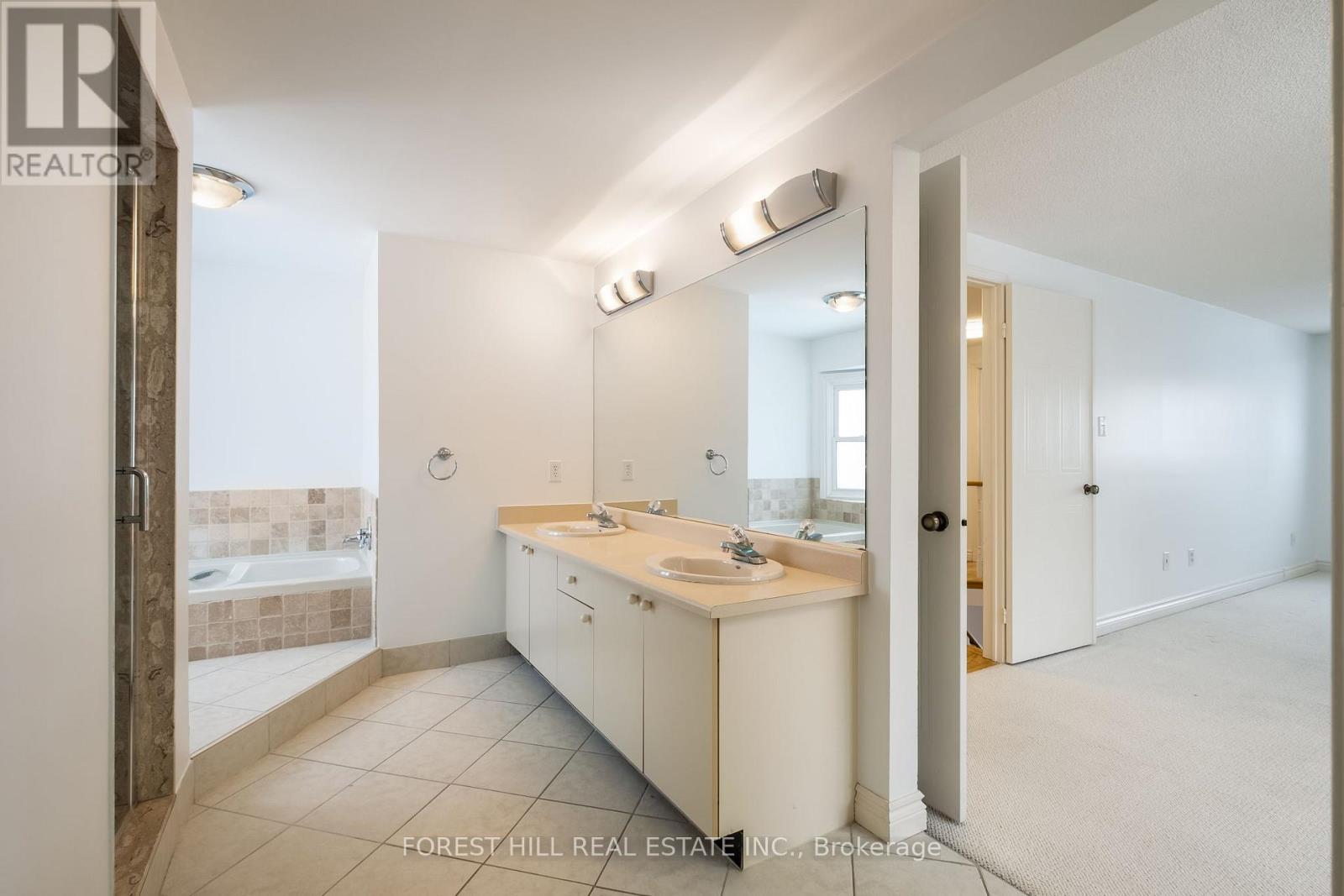 427 Mathews Court, Newmarket, Ontario  L3X 1C9 - Photo 13 - N12855458