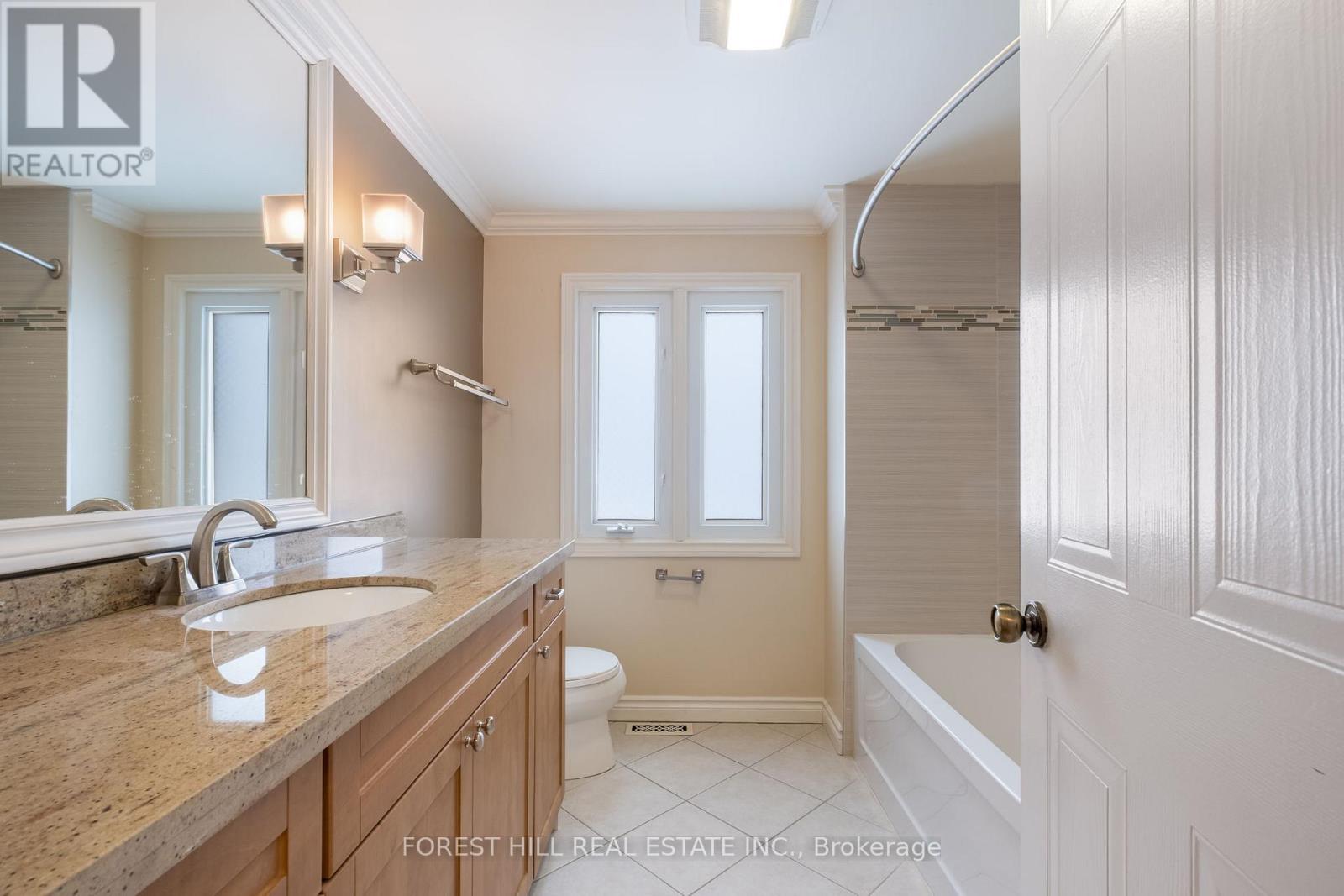 427 Mathews Court, Newmarket, Ontario  L3X 1C9 - Photo 18 - N12855458