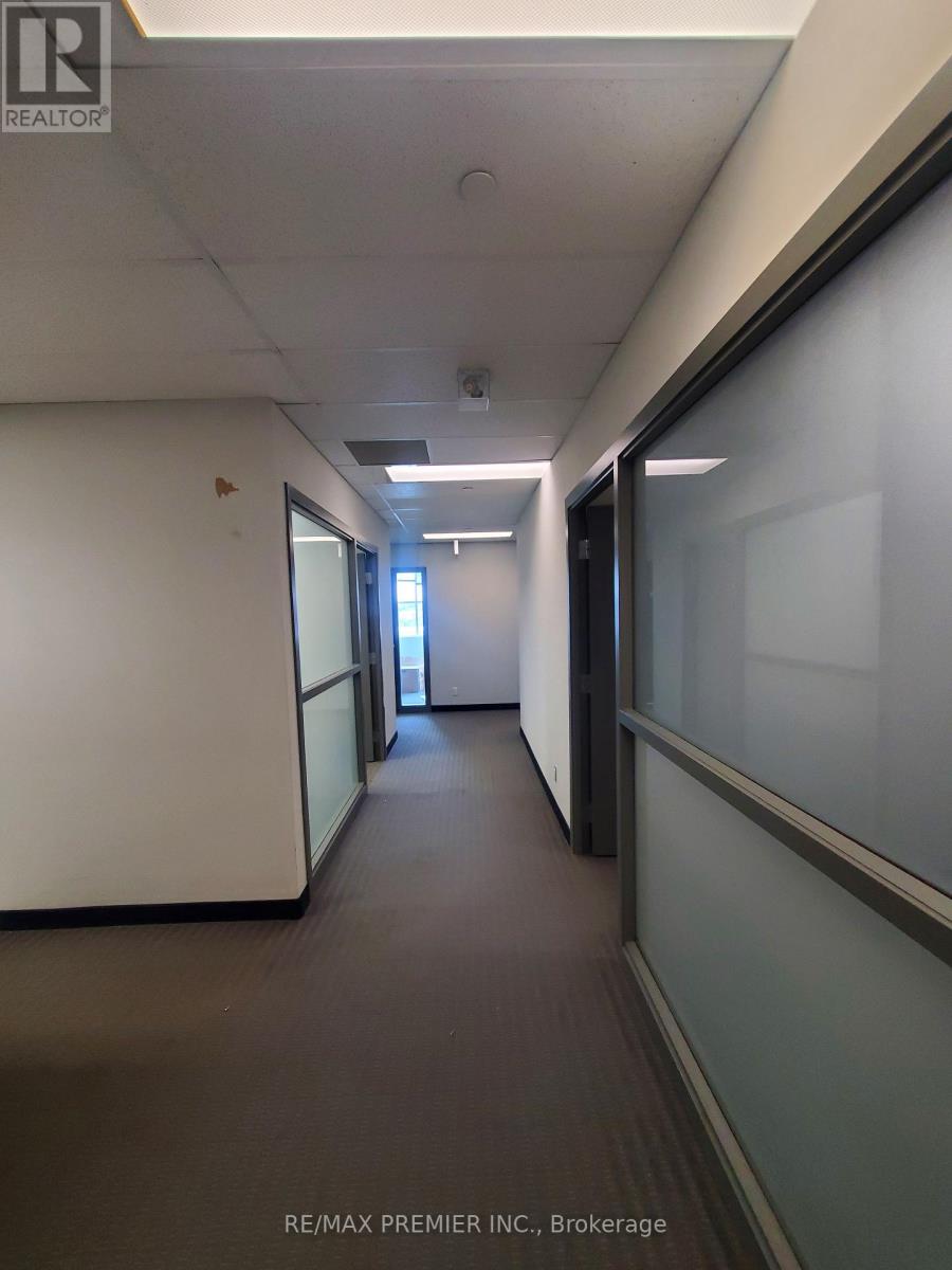 208 - 10909 Yonge Street, Richmond Hill, Ontario  L4C 3E3 - Photo 12 - N12855470