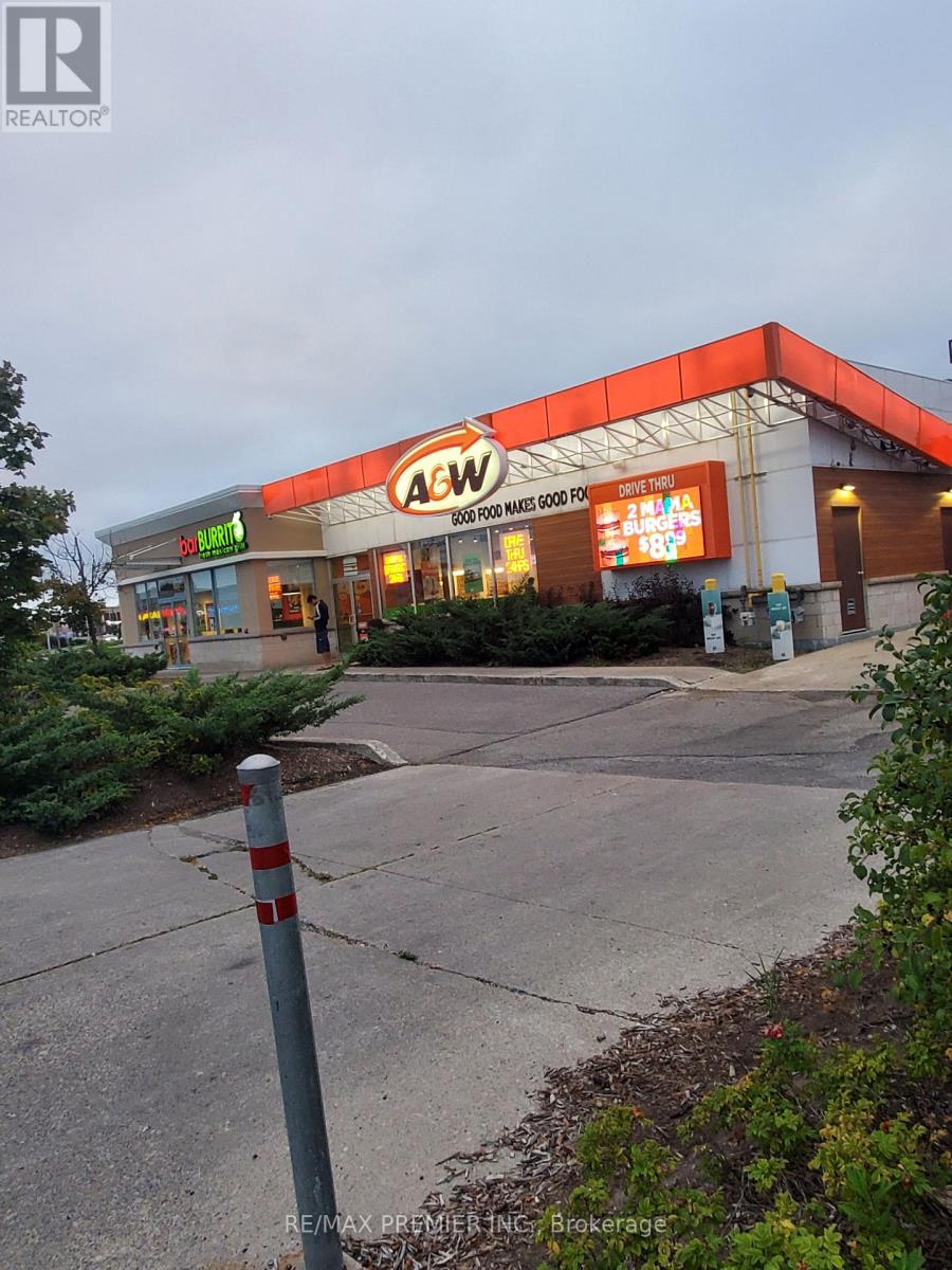 208 - 10909 Yonge Street, Richmond Hill, Ontario  L4C 3E3 - Photo 4 - N12855470