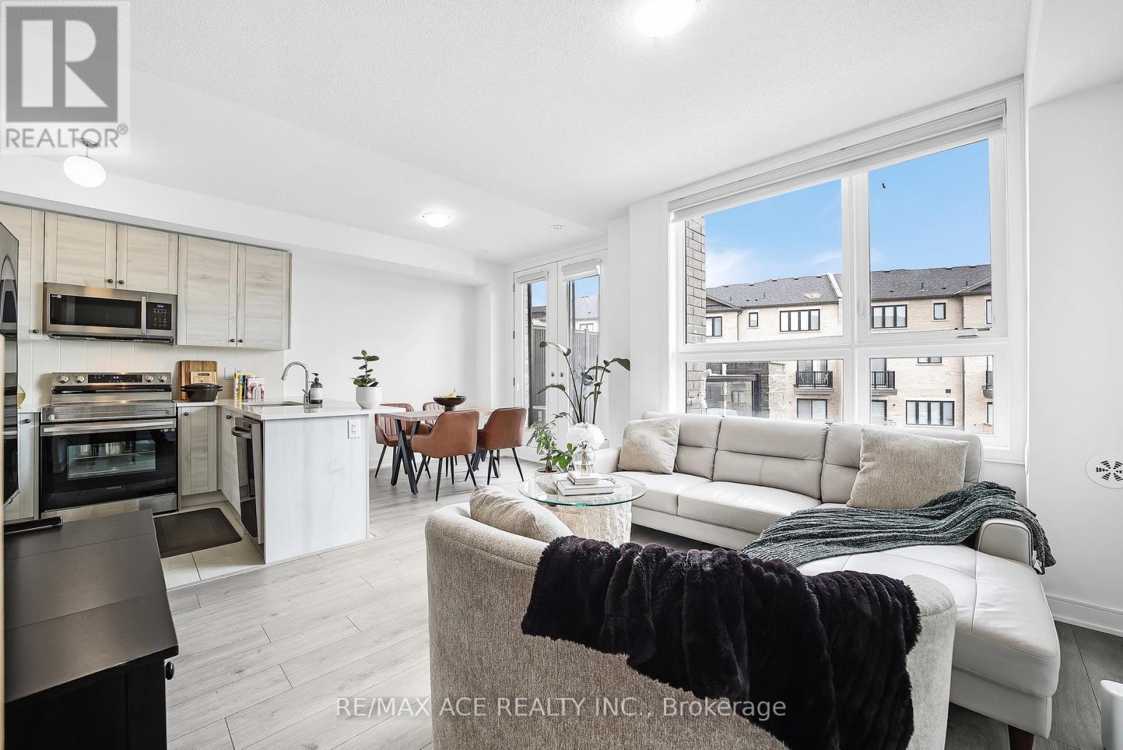 24 Spry Lane, Barrie (Innis-Shore), Ontario  L9J 0N6 - Photo 12 - S12855426