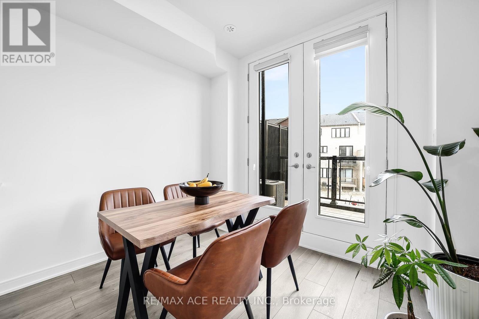 24 Spry Lane, Barrie (Innis-Shore), Ontario  L9J 0N6 - Photo 13 - S12855426