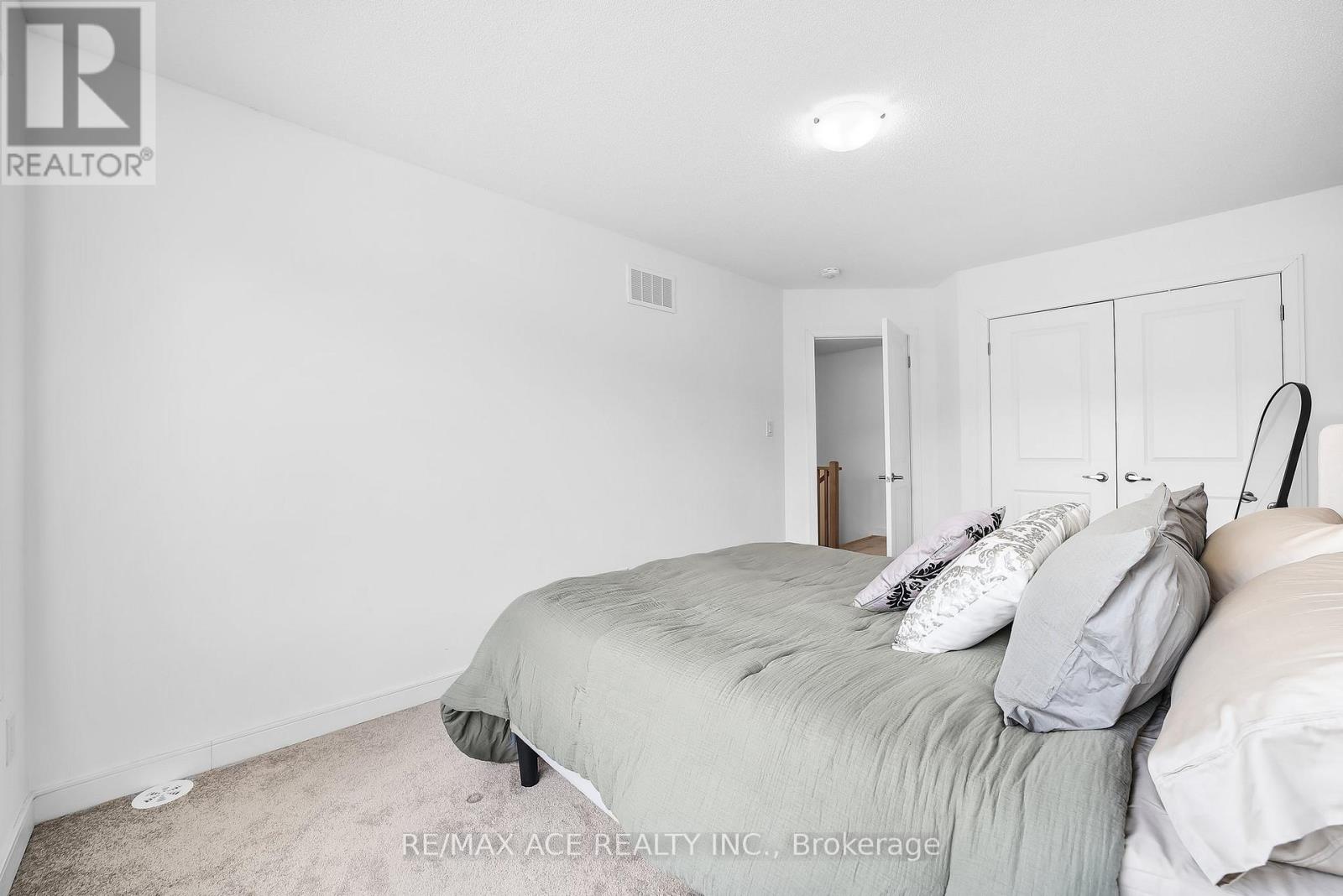 24 Spry Lane, Barrie (Innis-Shore), Ontario  L9J 0N6 - Photo 25 - S12855426