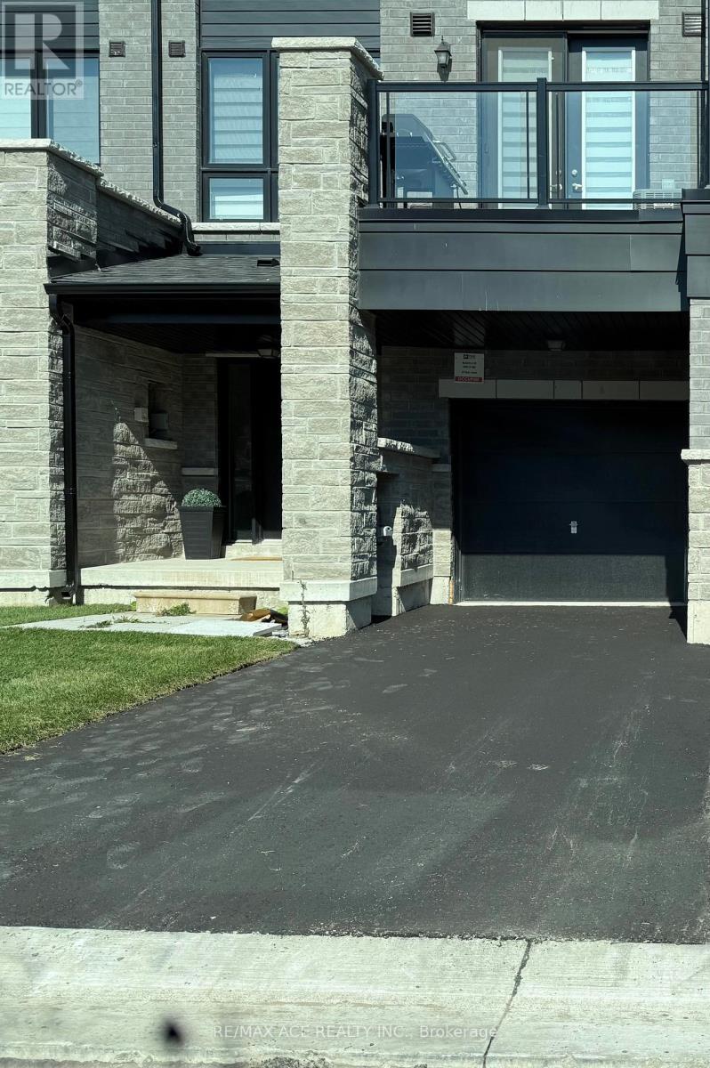 24 Spry Lane, Barrie (Innis-Shore), Ontario  L9J 0N6 - Photo 3 - S12855426