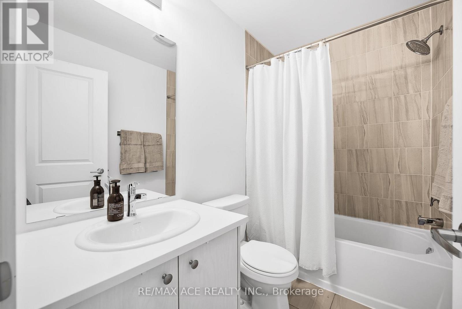 24 Spry Lane, Barrie (Innis-Shore), Ontario  L9J 0N6 - Photo 31 - S12855426