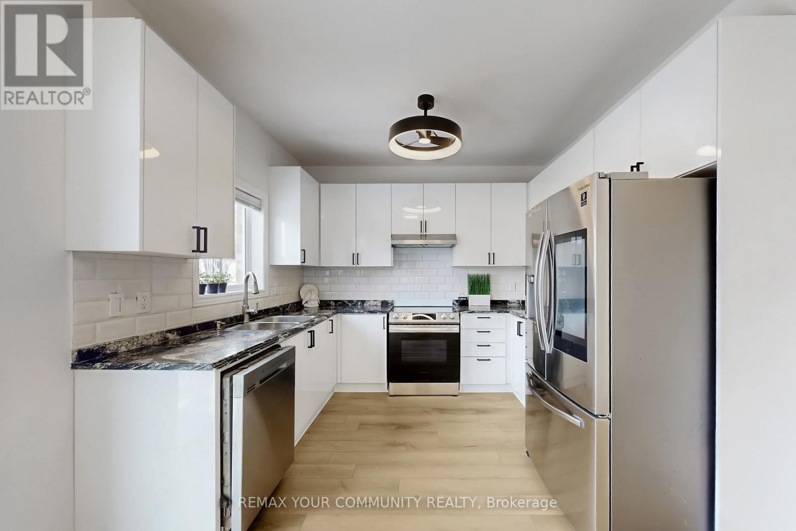 Upper Level & Main Level - 25 Bache Avenue, Georgina (Keswick South), Ontario  L4P 0C7 - Photo 12 - N12853656