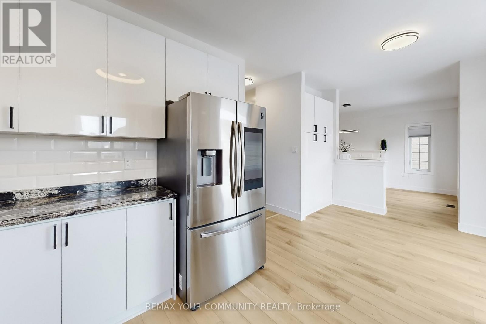 Upper Level & Main Level - 25 Bache Avenue, Georgina (Keswick South), Ontario  L4P 0C7 - Photo 16 - N12853656