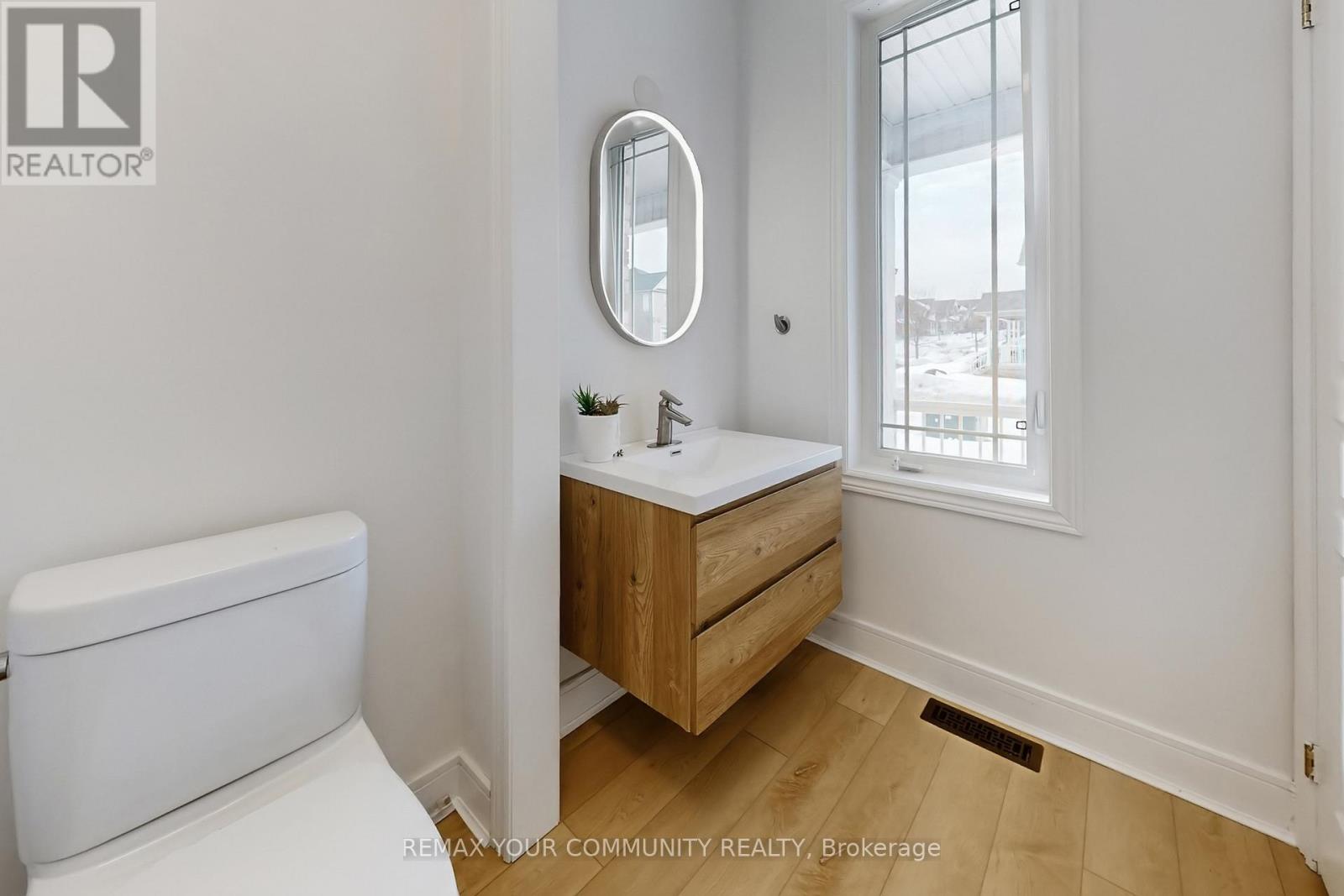 Upper Level & Main Level - 25 Bache Avenue, Georgina (Keswick South), Ontario  L4P 0C7 - Photo 21 - N12853656