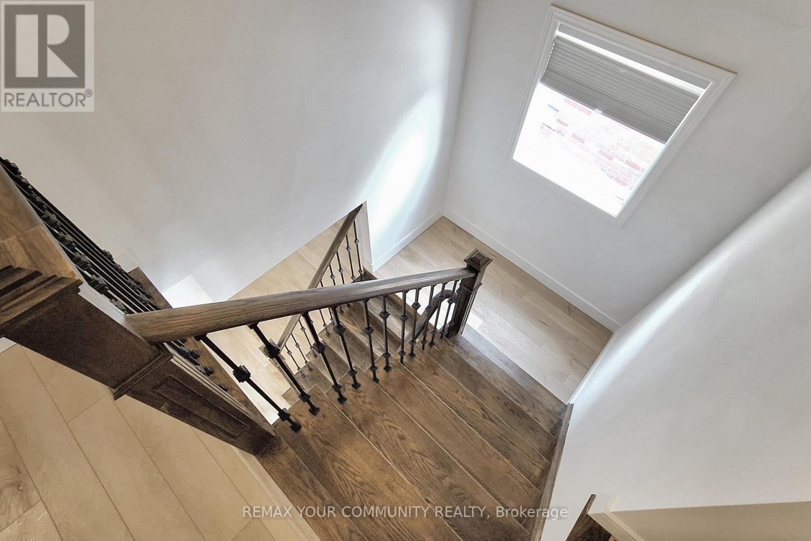 Upper Level & Main Level - 25 Bache Avenue, Georgina (Keswick South), Ontario  L4P 0C7 - Photo 26 - N12853656