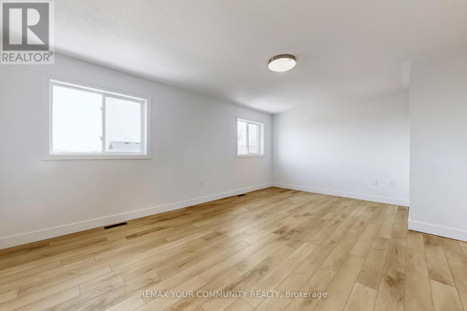 Upper Level & Main Level - 25 Bache Avenue, Georgina (Keswick South), Ontario  L4P 0C7 - Photo 28 - N12853656