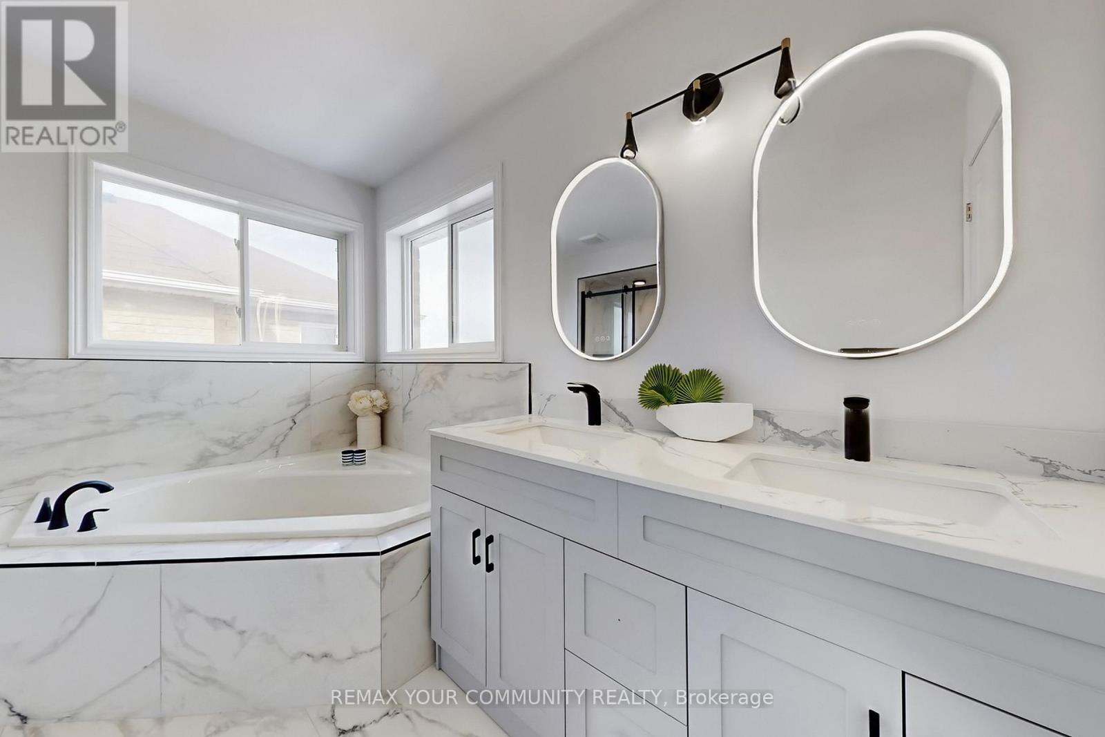 Upper Level & Main Level - 25 Bache Avenue, Georgina (Keswick South), Ontario  L4P 0C7 - Photo 33 - N12853656