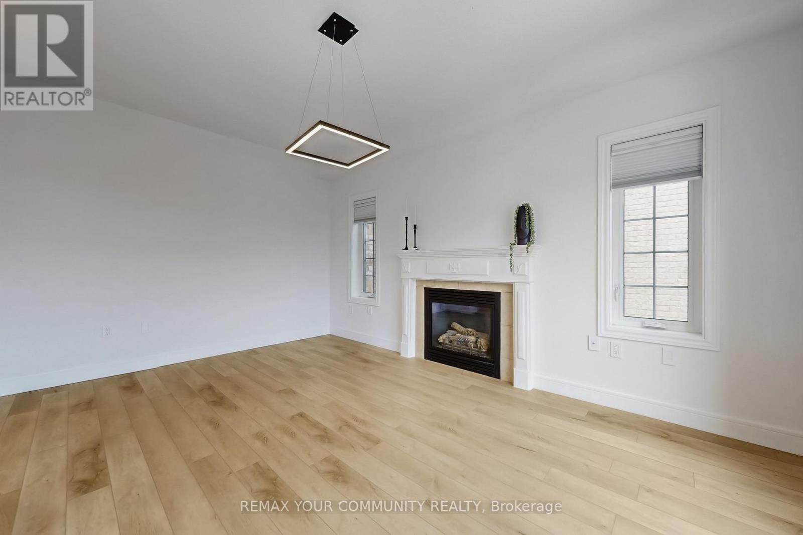 Upper Level & Main Level - 25 Bache Avenue, Georgina (Keswick South), Ontario  L4P 0C7 - Photo 6 - N12853656