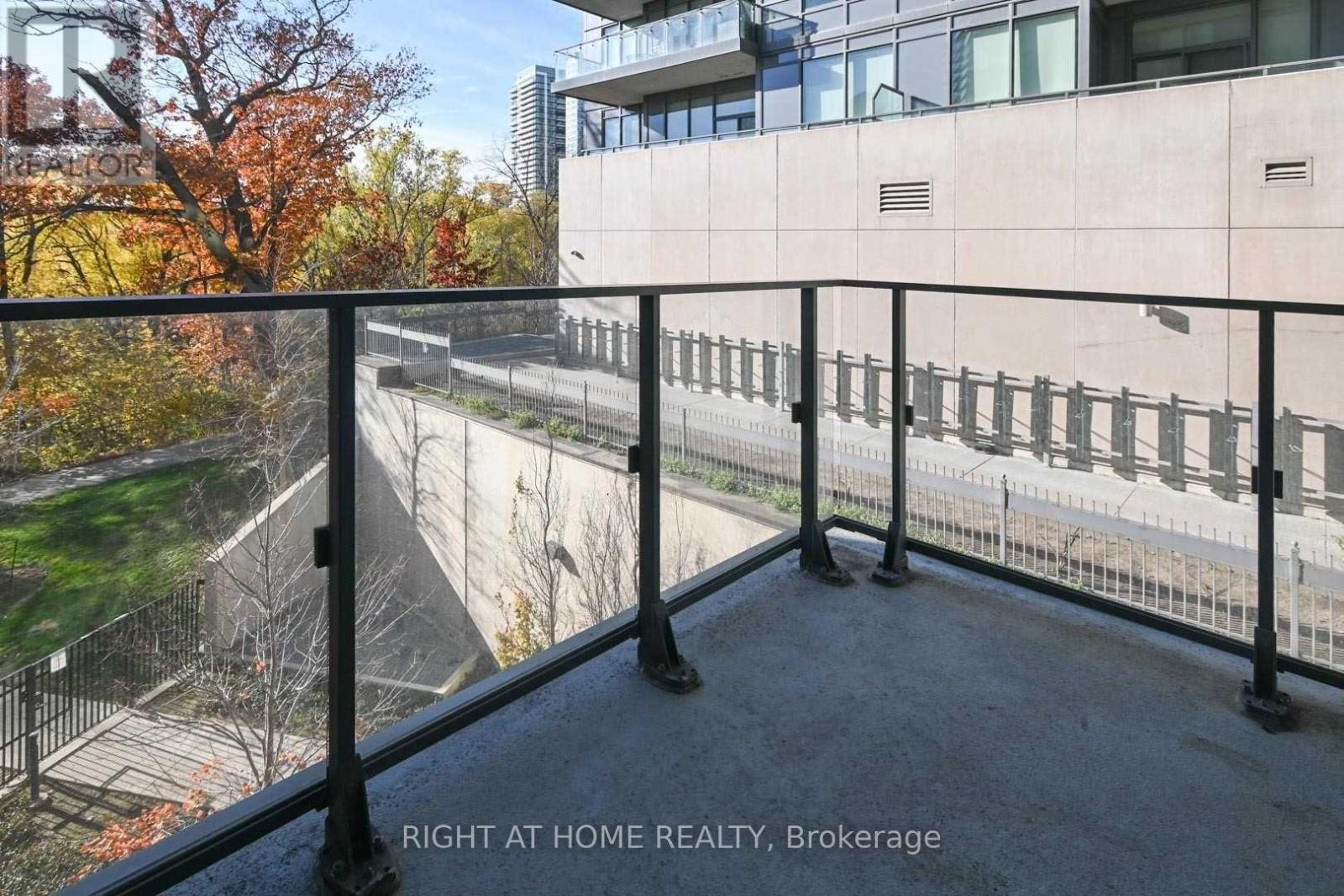 314 - 10 Park Lawn Road, Toronto, Ontario  M8V 0H9 - Photo 2 - W12773624