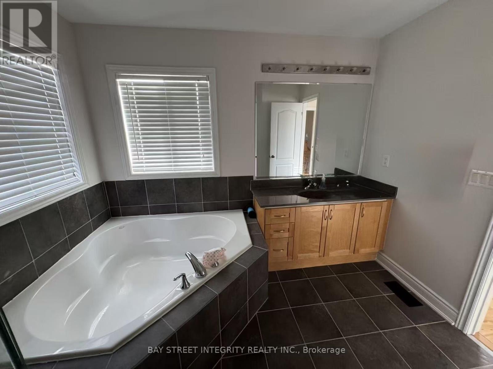 3364 Hayhurst Crescent, Oakville, Ontario  L6L 6W9 - Photo 20 - W12855362