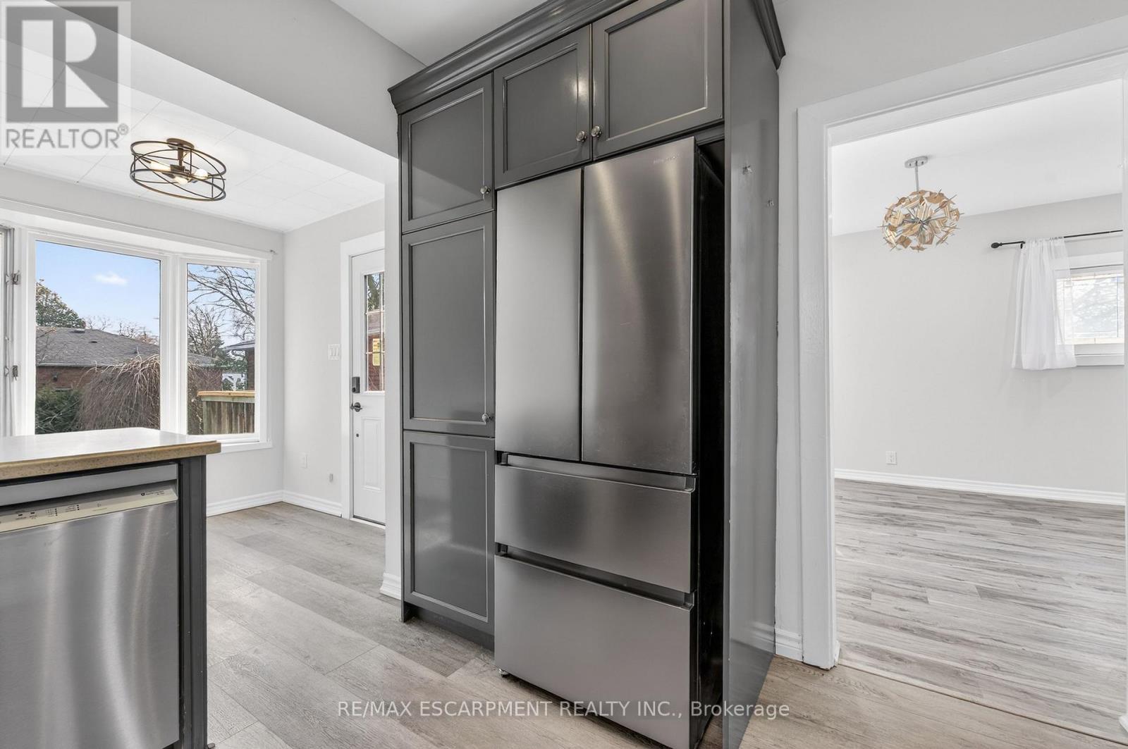 2296 New Street, Burlington, Ontario  L7R 1J3 - Photo 15 - W12855494