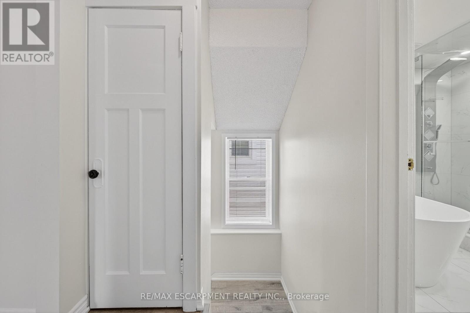 2296 New Street, Burlington, Ontario  L7R 1J3 - Photo 33 - W12855494