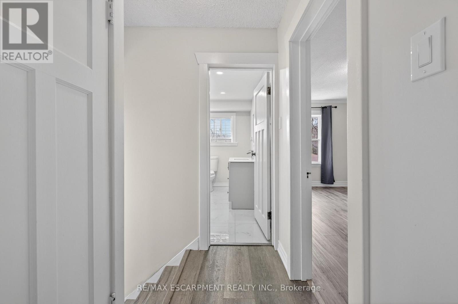 2296 New Street, Burlington, Ontario  L7R 1J3 - Photo 34 - W12855494