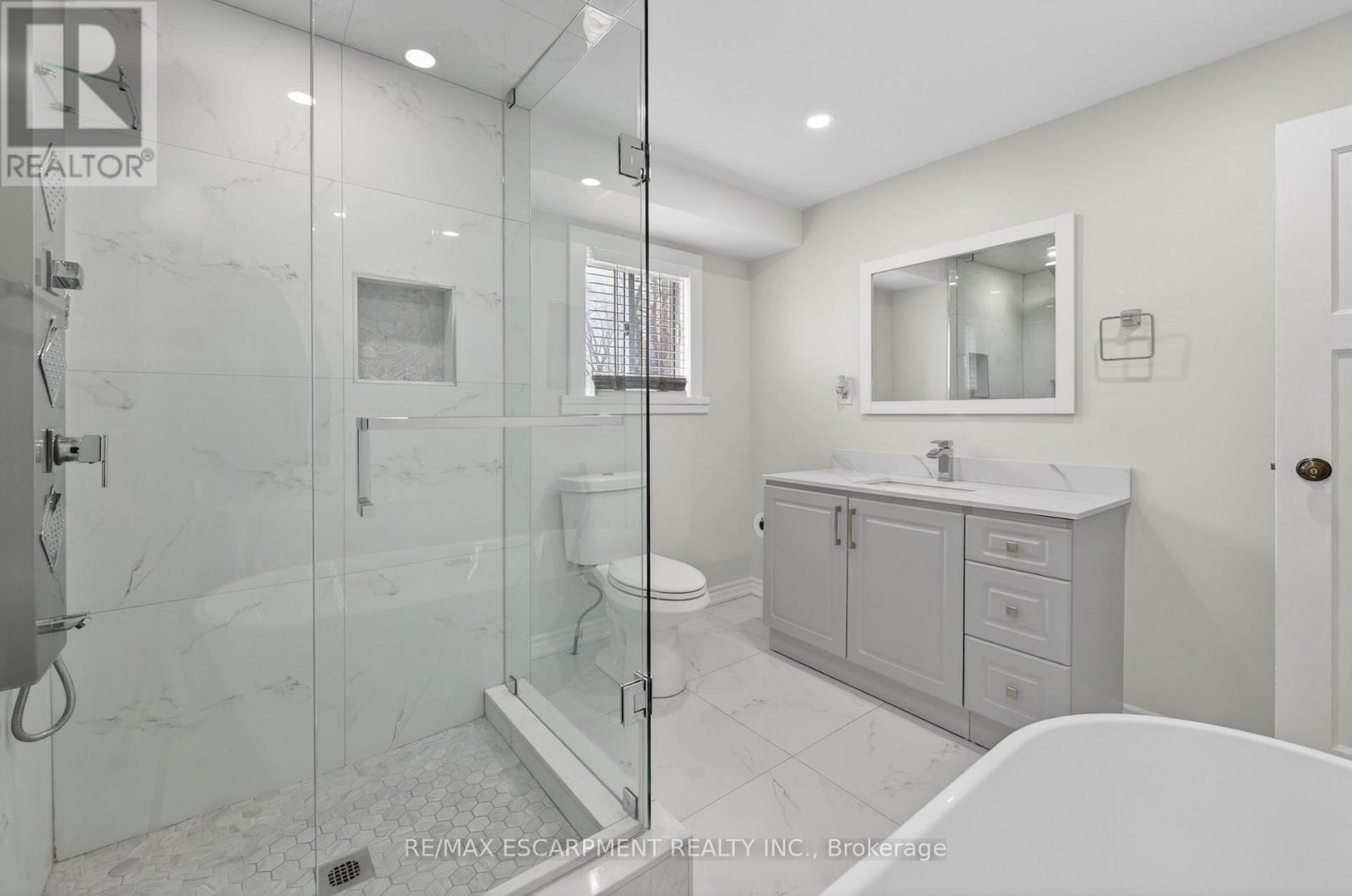 2296 New Street, Burlington, Ontario  L7R 1J3 - Photo 39 - W12855494