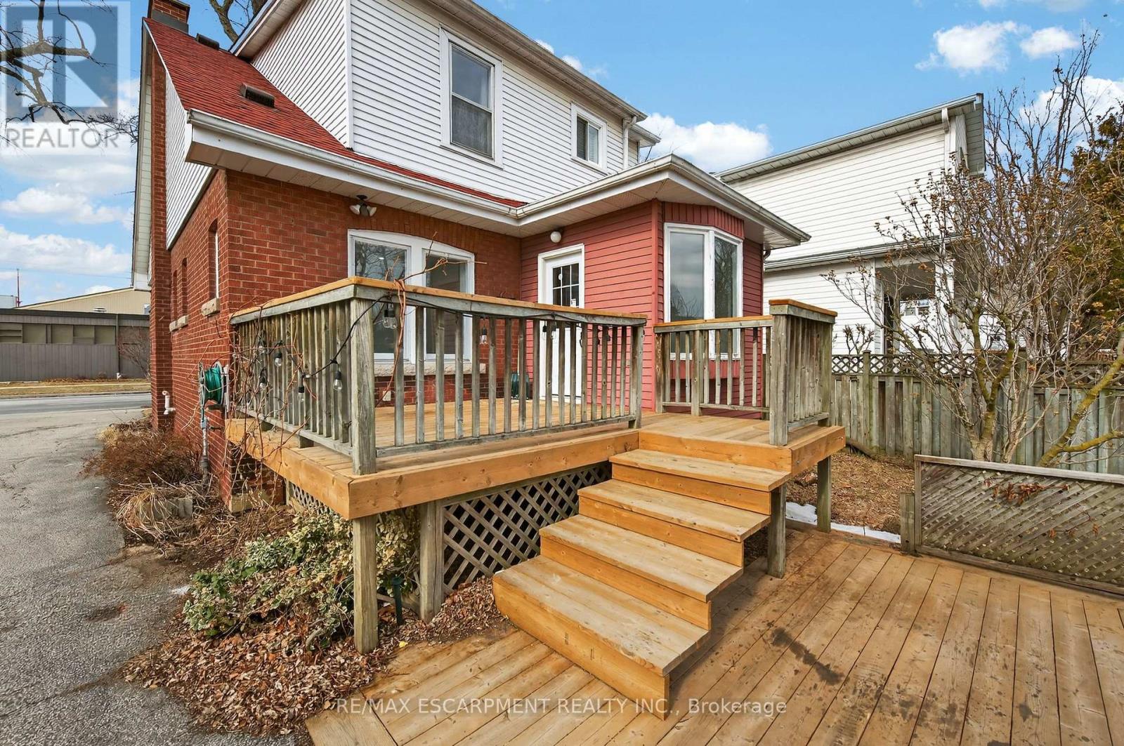 2296 New Street, Burlington, Ontario  L7R 1J3 - Photo 4 - W12855494