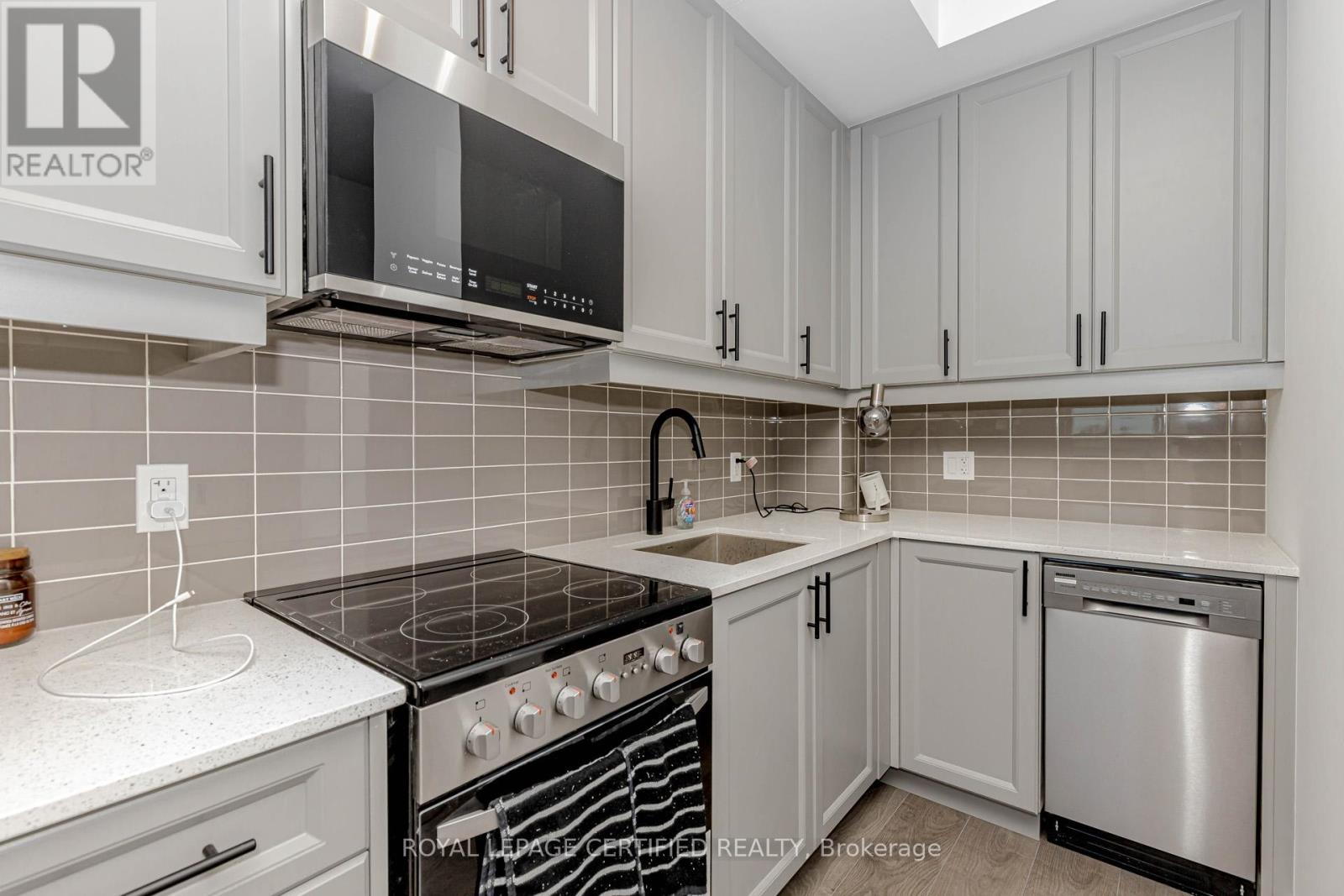 404 - 2333 Khalsa Gate, Oakville, Ontario  L6M 4J2 - Photo 17 - W12855552