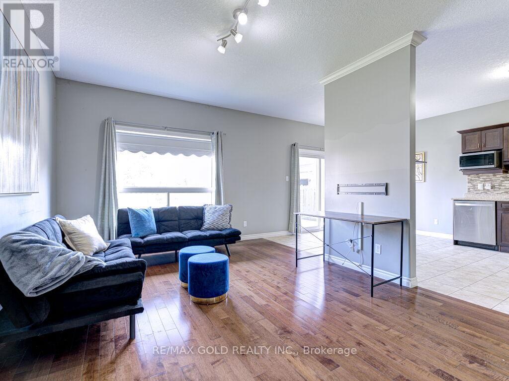 35 - 960 Bitterbush Crescent, London North, Ontario  N6H 0G1 - Photo 48 - X12834554