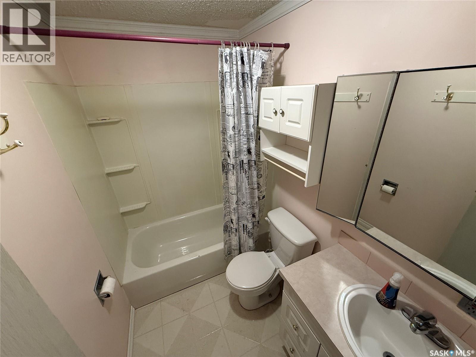 708 Brimacombe Drive, Weyburn, Saskatchewan  S4H 2P8 - Photo 16 - SK029890