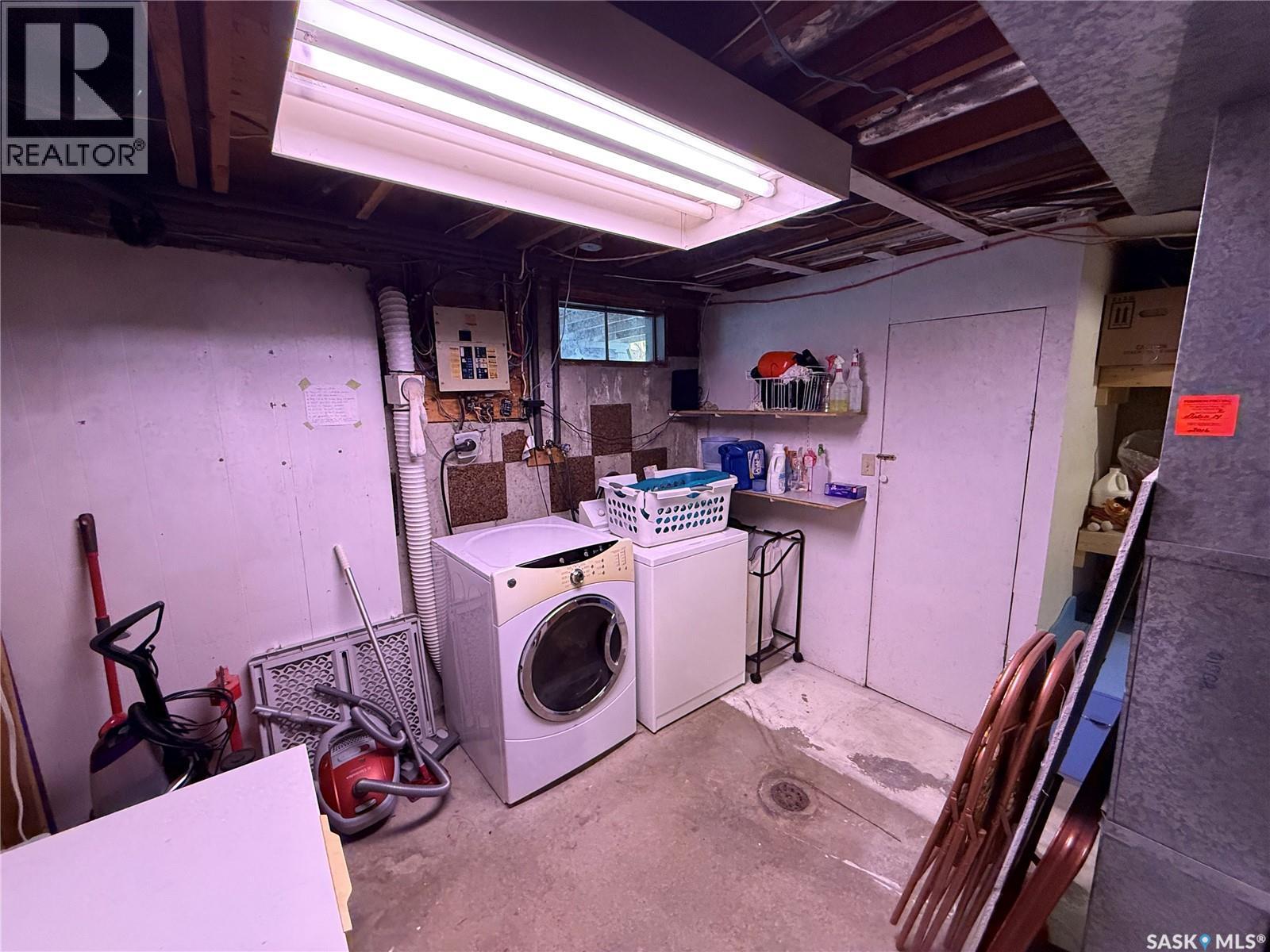 708 Brimacombe Drive, Weyburn, Saskatchewan  S4H 2P8 - Photo 17 - SK029890