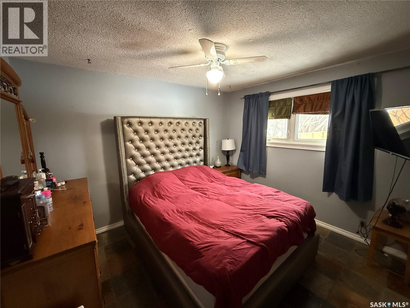 708 Brimacombe Drive, Weyburn, Saskatchewan  S4H 2P8 - Photo 6 - SK029890