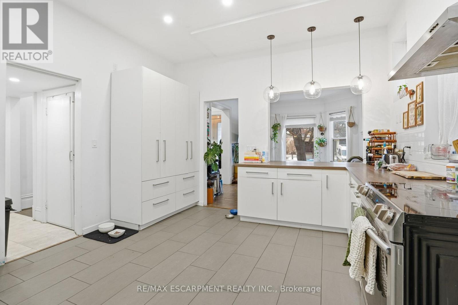 147 Emerald Street S, Hamilton (Stinson), Ontario  L8N 2V4 - Photo 12 - X12855452