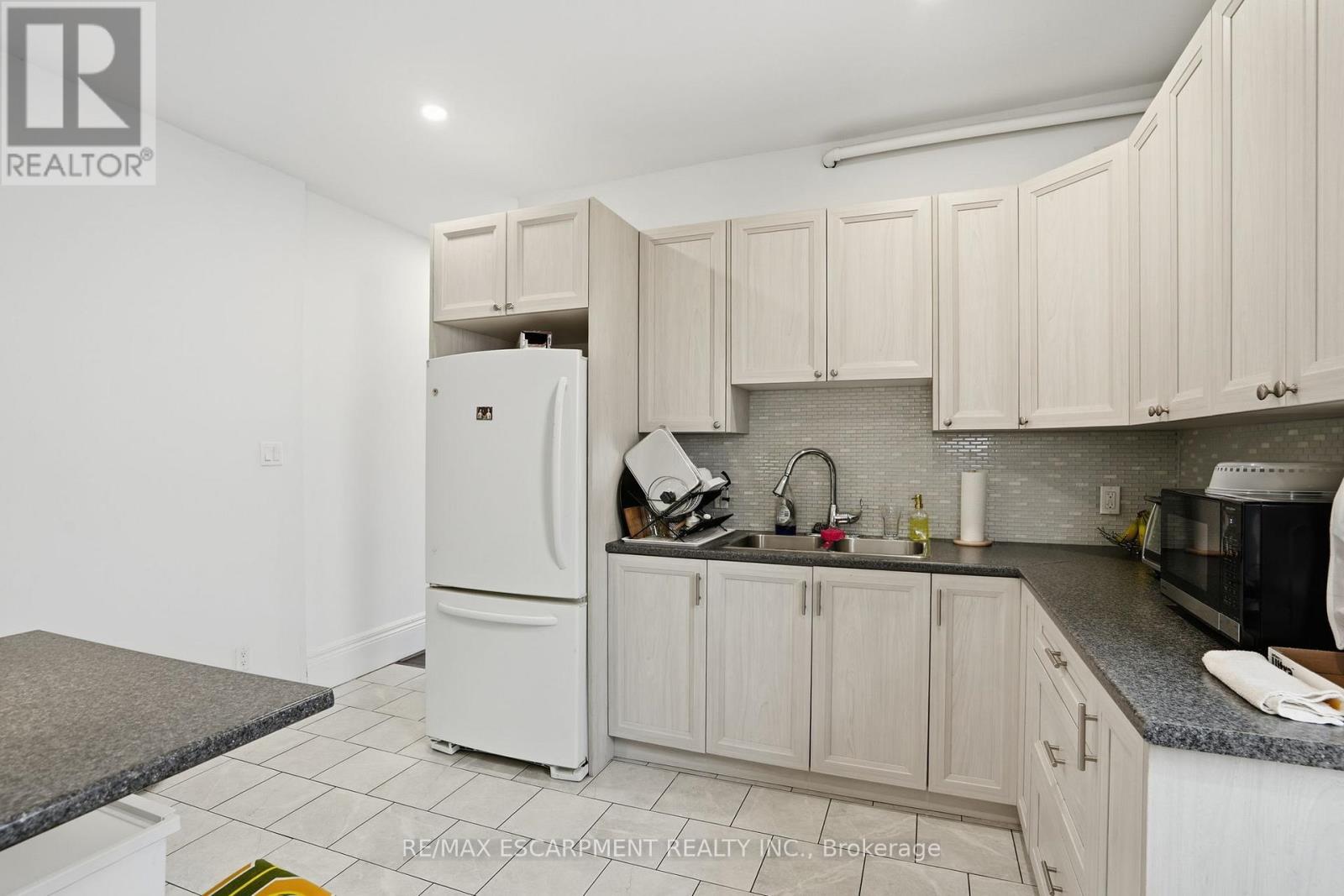 147 Emerald Street S, Hamilton (Stinson), Ontario  L8N 2V4 - Photo 22 - X12855452