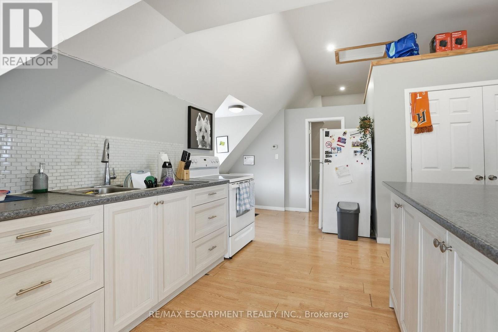 147 Emerald Street S, Hamilton (Stinson), Ontario  L8N 2V4 - Photo 38 - X12855452