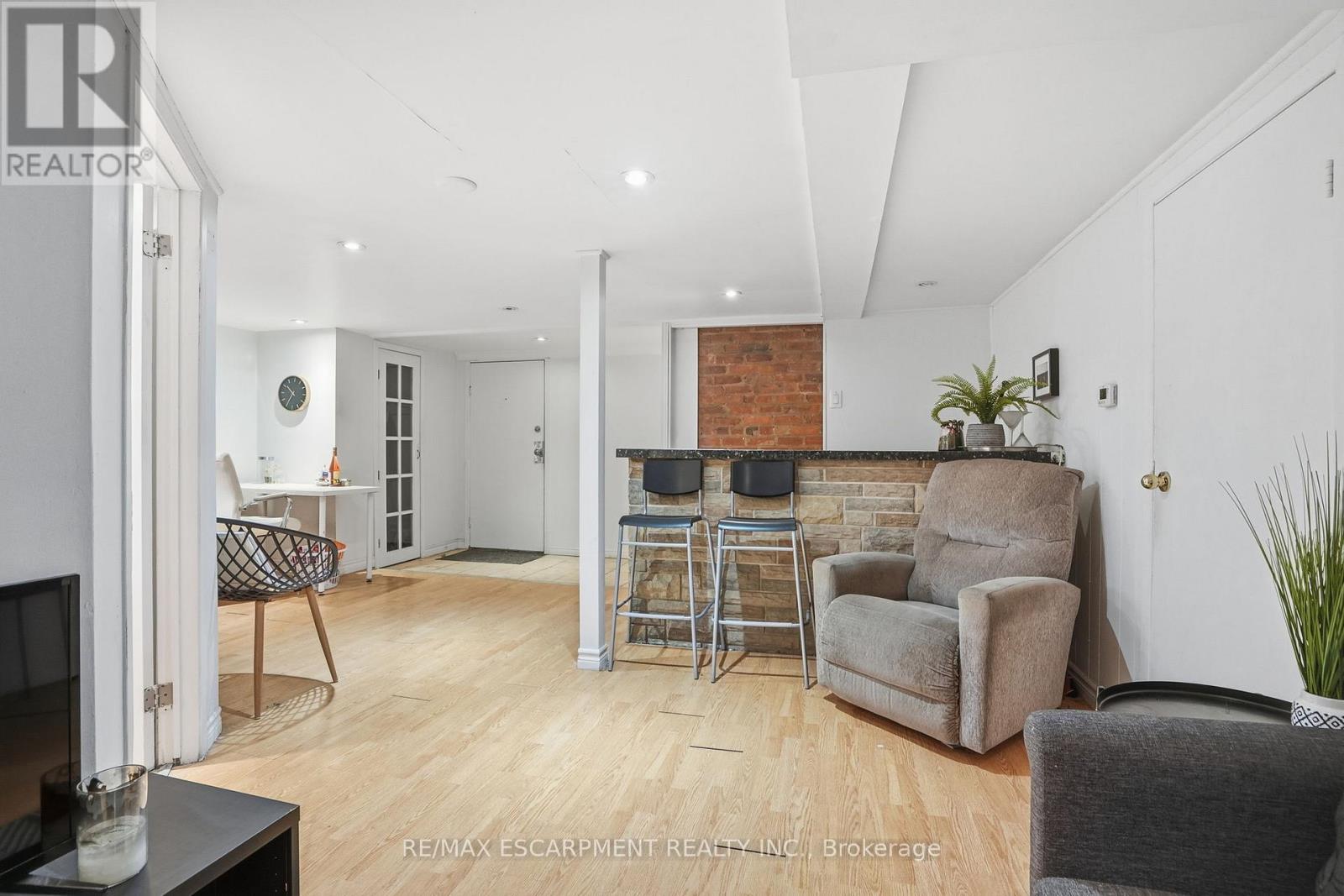 147 Emerald Street S, Hamilton (Stinson), Ontario  L8N 2V4 - Photo 44 - X12855452