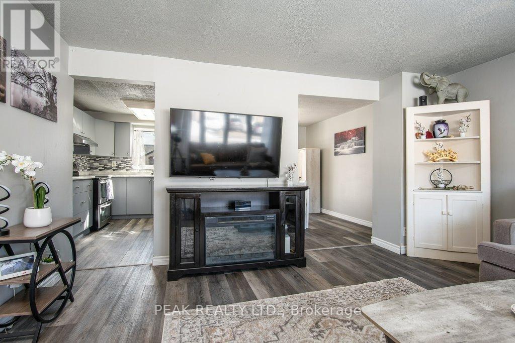 696 Parkview Crescent, Cambridge, Ontario  N3H 4X7 - Photo 8 - X12855486