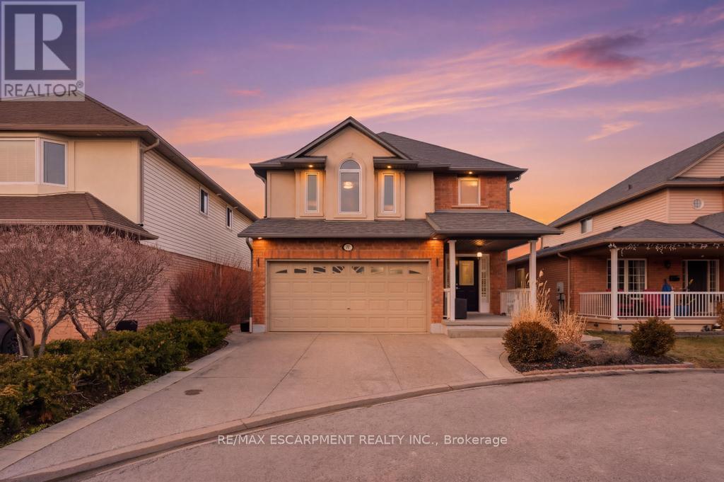 7 Vidal Court, Grimsby (Grimsby East), Ontario  L3M 5R8 - Photo 1 - X12855518